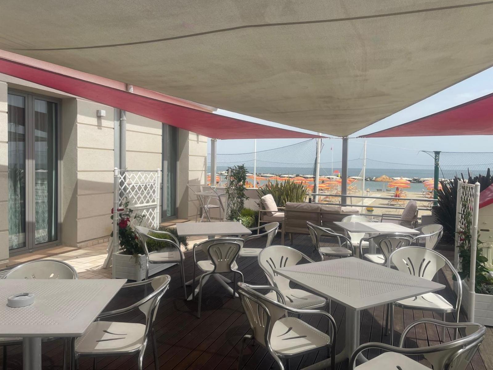 Hotel & Residence Cavalluccio Marino Rimini Exterior foto