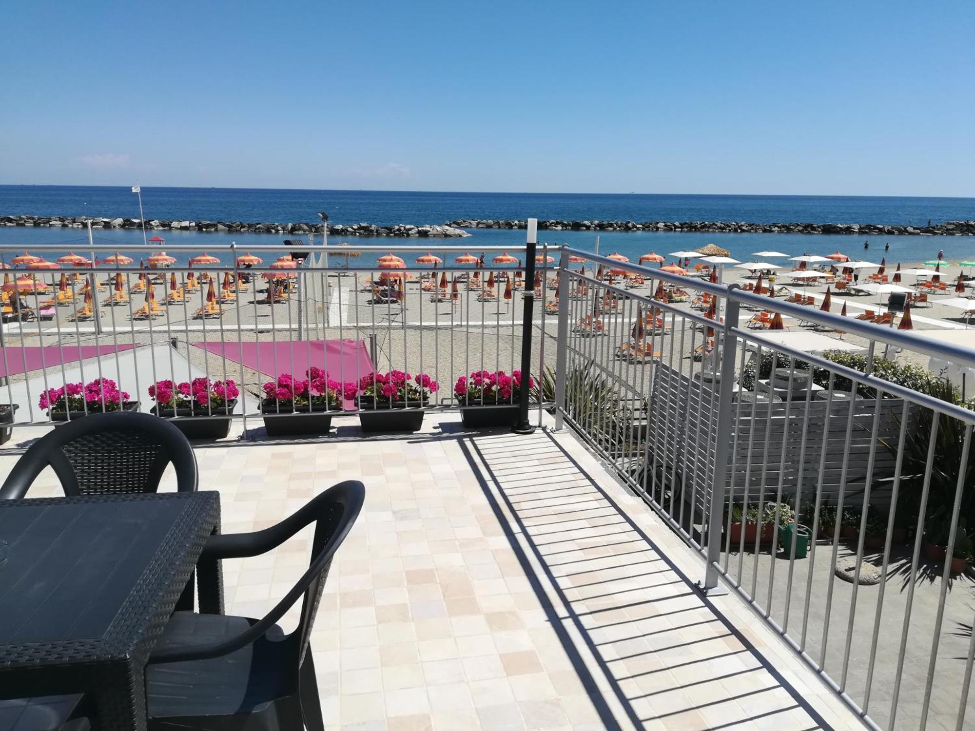 Hotel & Residence Cavalluccio Marino Rimini Exterior foto