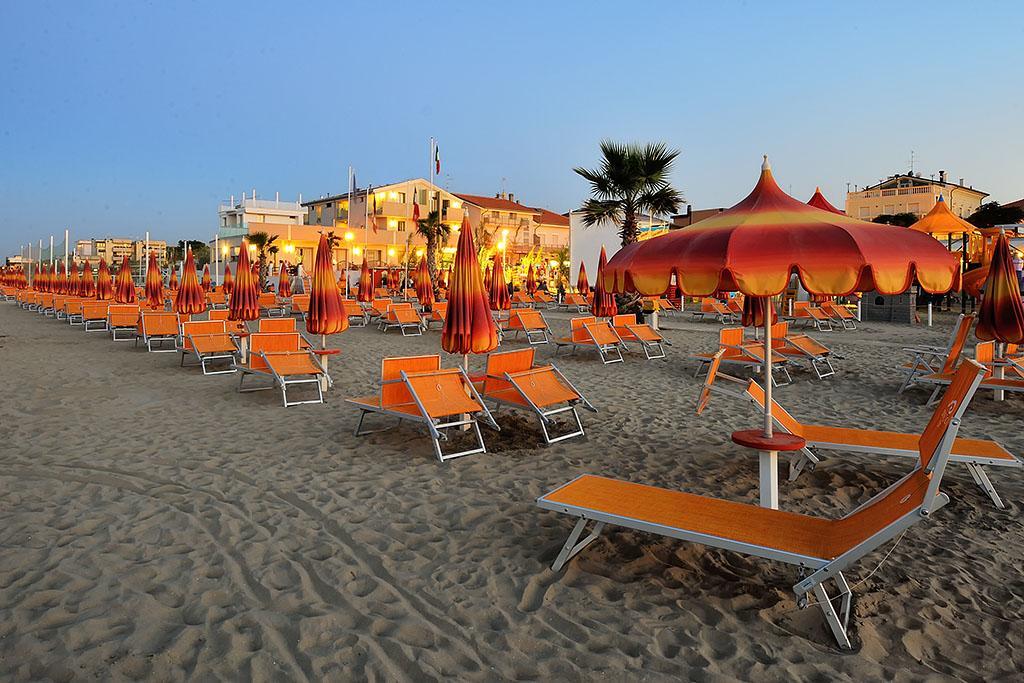 Hotel & Residence Cavalluccio Marino Rimini Exterior foto